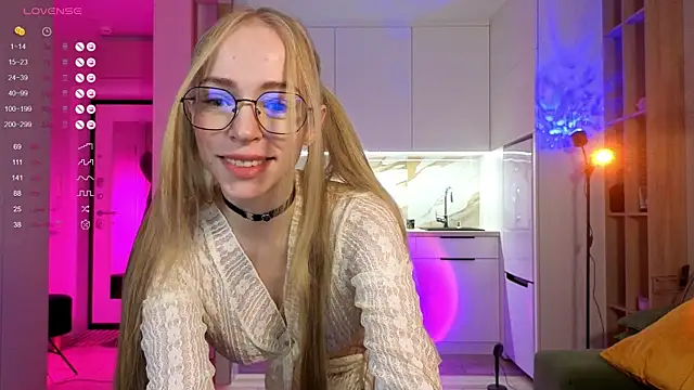 Snapshot of BritaKiss chatting on November 2025 02:21:02 AM BritaKiss online show from November 2025 02:21:02 AM