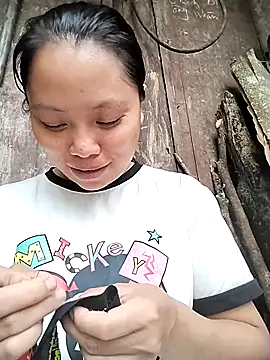 venu00 online show from October 2025 02:01:02 AM