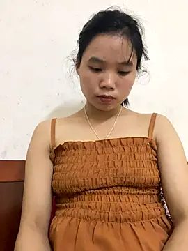 Ngoc-bbi online show from October 2025 11:31:01 AM