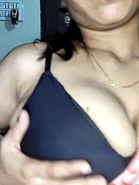 Savita2310 online show from November 2025 07:15:01 PM