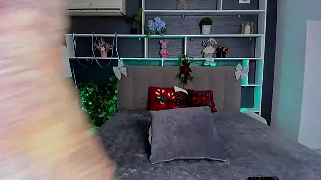 SabrinaSharm online show from December 2025 01:06:01 PM