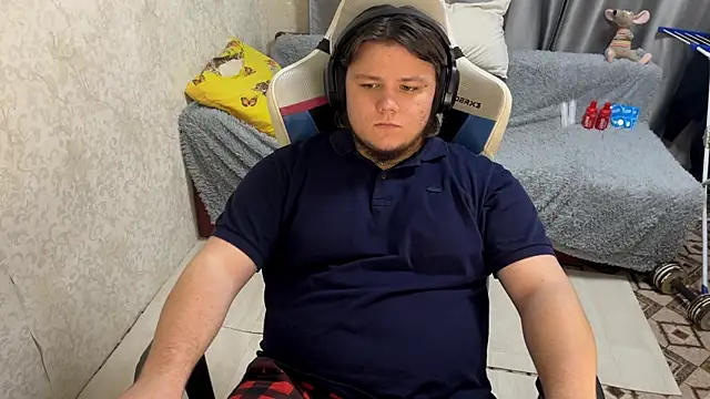 Snapshot of desiredude9 chatting on October 2025 07:32:02 PM desiredude9 online show from October 2025 07:32:02 PM