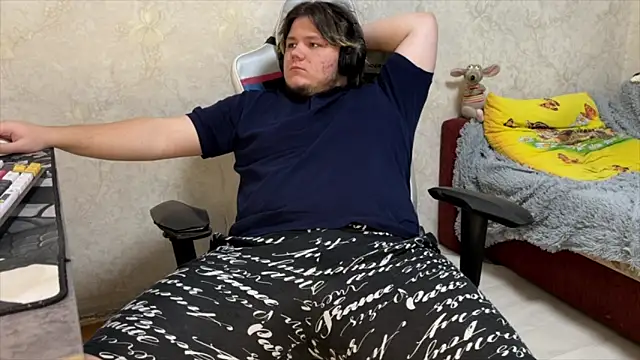 Snapshot of desiredude9 chatting on October 2025 06:39:01 PM desiredude9 online show from October 2025 06:39:01 PM