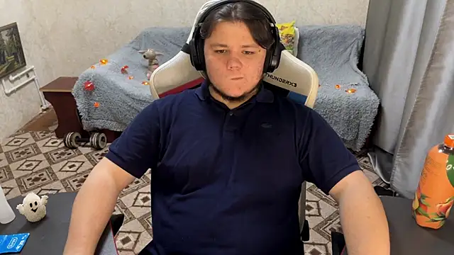 Snapshot of desiredude9 chatting on October 2025 07:05:01 PM desiredude9 online show from October 2025 07:05:01 PM