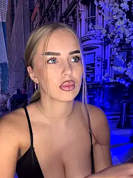 Snapshot of AubrieleRouj1 chatting on December 2025 04:47:02 PM AubrieleRouj1 online show from December 2025 04:47:02 PM