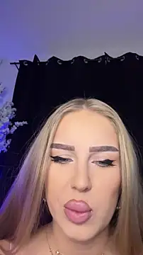 Snapshot of AubrieleRouj1 chatting on February 2026 05:20:02 PM AubrieleRouj1 online show from February 2026 05:20:02 PM