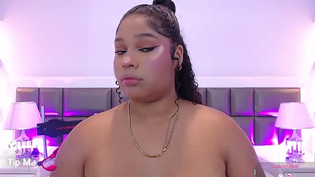 Snapshot of LennaEvans chatting on October 2025 11:17:01 AM LennaEvans online show from October 2025 11:17:01 AM