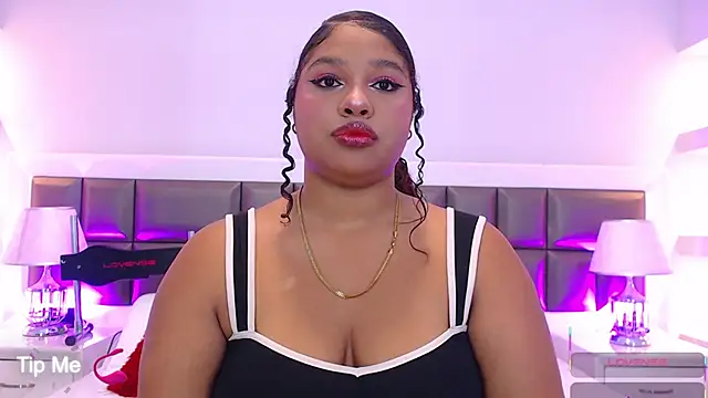 Snapshot of LennaEvans chatting on November 2025 11:44:01 AM LennaEvans online show from November 2025 11:44:01 AM