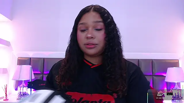 Snapshot of LennaEvans chatting on November 2025 12:49:02 PM LennaEvans online show from November 2025 12:49:02 PM