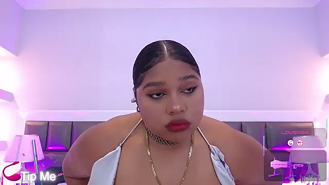 Snapshot of LennaEvans chatting on November 2025 11:10:01 AM LennaEvans online show from November 2025 11:10:01 AM