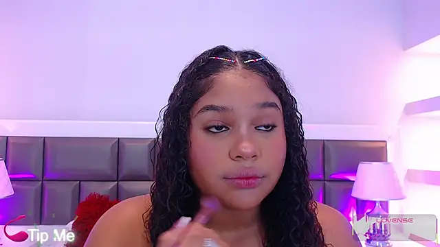 Snapshot of LennaEvans chatting on November 2025 11:00:01 AM LennaEvans online show from November 2025 11:00:01 AM