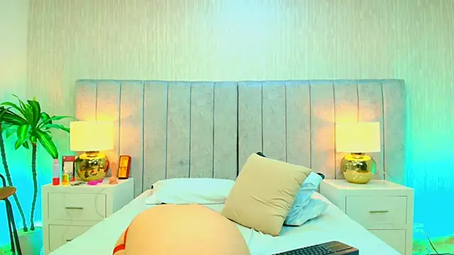 Victoria 606 online show from December 2025 03:57:01 AM