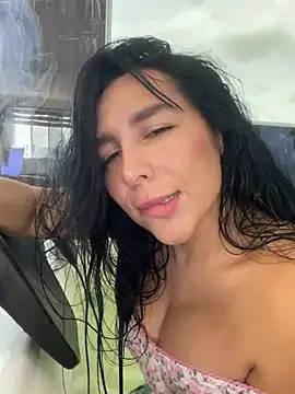 Snapshot of greciadom555 chatting on June 2026 05:17:02 PM greciadom555 online show from June 2026 05:17:02 PM