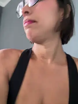 Snapshot of luvely chatting on July 2026 02:04:01 PM luvely online show from July 2026 02:04:01 PM