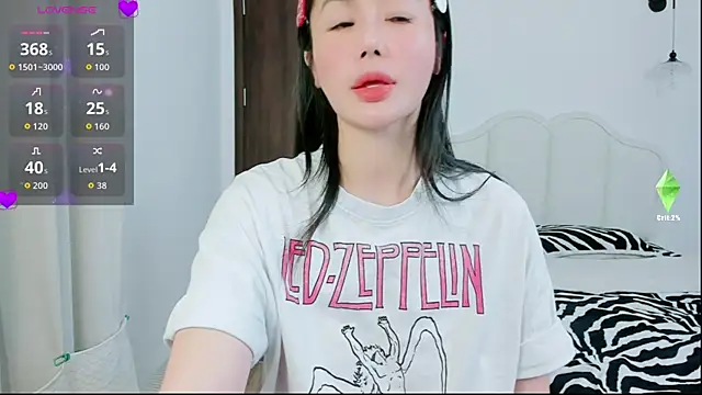 strawberry-ni online show from November 2025 03:01:02 PM