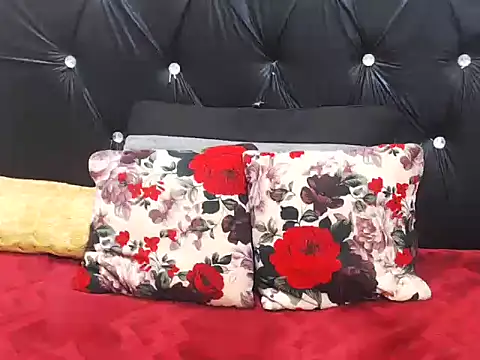 AppleAss02 online show from October 2025 06:42:01 PM