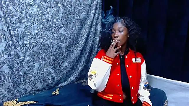 Snapshot of DarkQueen25x chatting on November 2025 08:24:02 PM DarkQueen25x online show from November 2025 08:24:02 PM