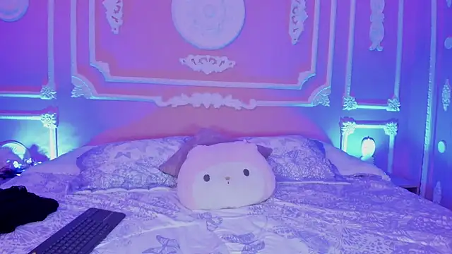 aitana johns online show from November 2025 12:15:02 PM