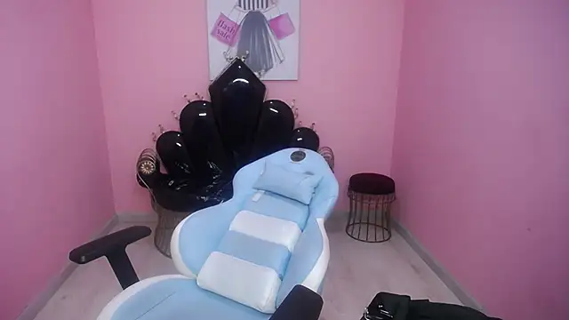 Isabella Mendez  online show from October 2025 01:39:01 PM