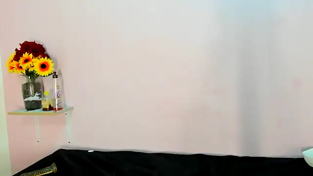 Snapshot of TeensNews18 chatting on October 2025 01:28:02 AM TeensNews18 online show from October 2025 01:28:02 AM