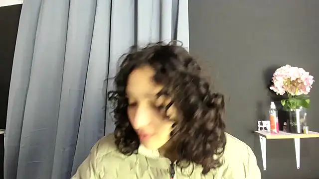 Snapshot of TeensNews18 chatting on November 2025 11:21:02 AM TeensNews18 online show from November 2025 11:21:02 AM