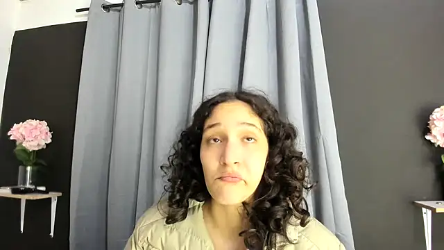 Snapshot of TeensNews18 chatting on November 2025 12:31:02 AM TeensNews18 online show from November 2025 12:31:02 AM