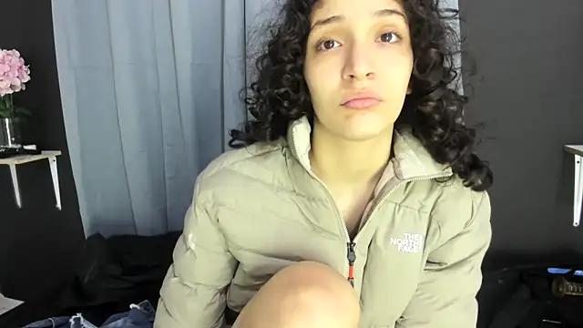 Snapshot of TeensNews18 chatting on November 2025 12:37:01 PM TeensNews18 online show from November 2025 12:37:01 PM