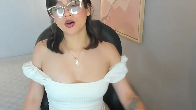 Julieth brown  online show from October 2025 09:13:01 PM