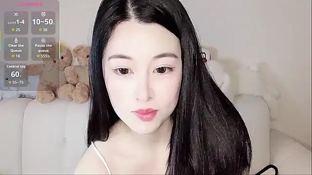 LuLu-Moon online show from November 2025 09:00:02 AM