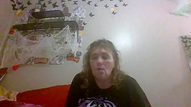 Snapshot of Bored_Grandma chatting on September 2025 02:44:01 AM Bored Grandma online show from September 2025 02:44:01 AM