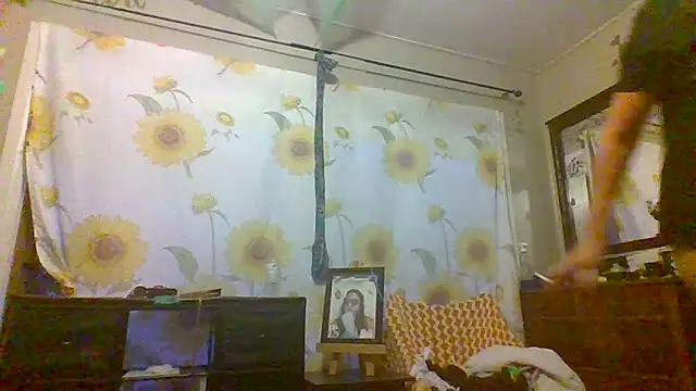 Snapshot of Bored_Grandma chatting on September 2025 12:07:01 PM Bored Grandma online show from September 2025 12:07:01 PM