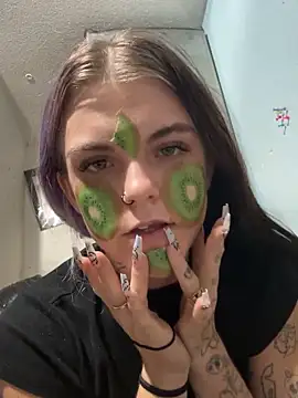 Snapshot of ittybittymeryssa chatting on December 2025 11:17:01 AM ittybittymeryssa online show from December 2025 11:17:01 AM