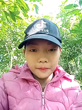 Ananine online show from November 2025 07:33:02 AM