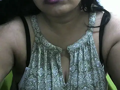 Snapshot of bosemalini chatting on September 2025 05:07:02 PM bosemalini online show from September 2025 05:07:02 PM