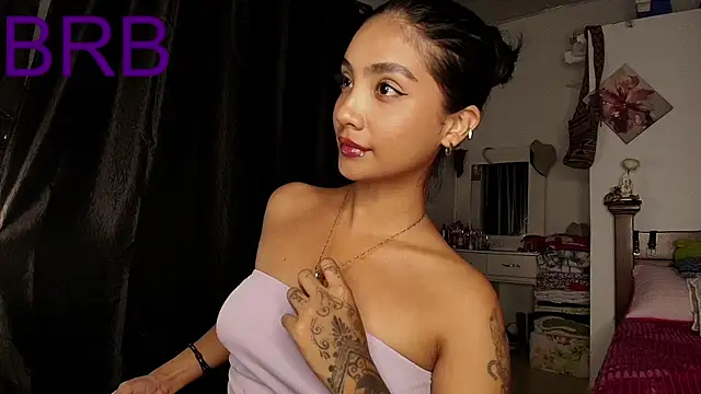 Snapshot of mia_yireth chatting on October 2025 12:31:02 AM mia yireth online show from October 2025 12:31:02 AM
