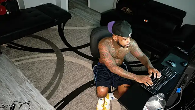 Snapshot of SLANGONDEMHOES chatting on September 2025 10:36:01 PM SLANGONDEMHOES online show from September 2025 10:36:01 PM