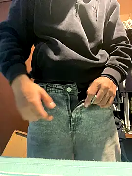 zzagreo online show from November 2025 07:33:02 AM