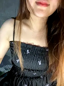 Snapshot of Hinne07 chatting on October 2025 03:45:01 PM Hinne07 online show from October 2025 03:45:01 PM