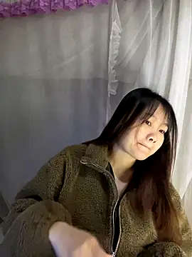 Snapshot of Hinne07 chatting on November 2025 01:28:02 AM Hinne07 online show from November 2025 01:28:02 AM