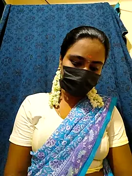 mini-queen online show from November 2025 04:55:01 PM