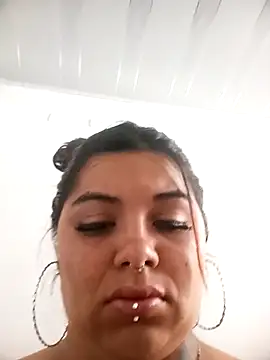 snow belle online show from October 2025 08:20:02 PM