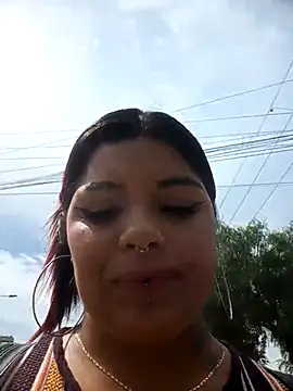 snow belle online show from November 2025 03:01:02 PM