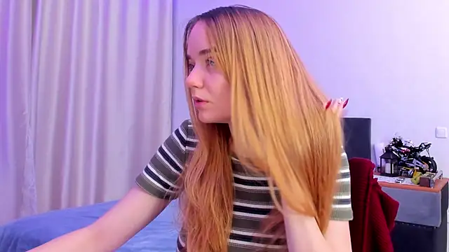 JanetShy online show from September 2025 01:04:01 PM