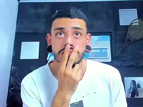 Snapshot of rolo_martinez chatting on September 2025 12:43:01 AM rolo martinez online show from September 2025 12:43:01 AM