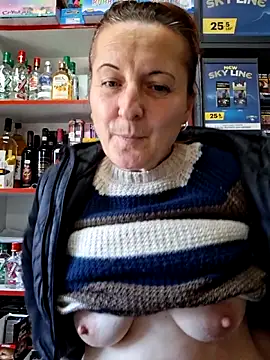 Fluturas2 online show from October 2025 10:45:01 AM