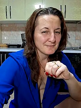 Fluturas2 online show from November 2025 09:46:02 PM