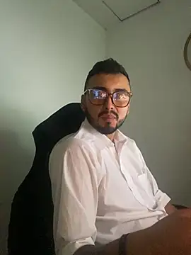 cristopher wallacee online show from November 2025 09:39:01 PM