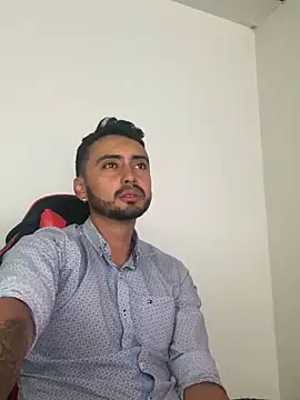 cristopher wallacee online show from November 2025 08:56:01 PM