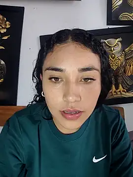 AmberGold- online show from November 2025 09:36:02 PM