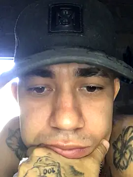 Snapshot of tattoos22 chatting on October 2025 01:33:02 PM tattoos22 online show from October 2025 01:33:02 PM